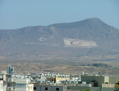 Πιέσεις στον Α.Τσίπρα να βάλει την ταφόπλακα στον Κυπριακό Ελληνισμό - Τον πιέζουν να πάει στην Ελβετία